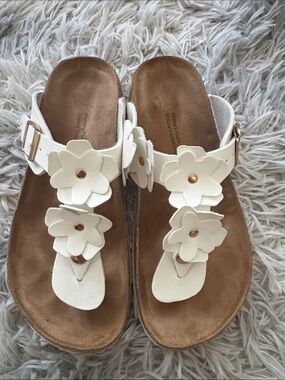 Women's White Floral Toe-Post Sandals
